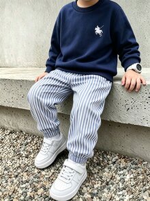 Genkimix Kids 小男孩 2件/套 休閒運動學院街頭風 可愛酷感圖案抓絨衛衣 + 條紋長褲，適合日常穿著、上學、旅行、運動，春秋季，極簡設計，舒適時尚，展現休閒時尚形象 - 藏蓝色 - 查看 1