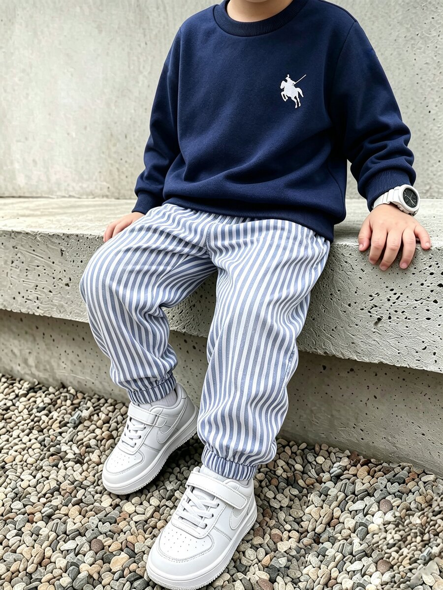 Genkimix Kids 小男孩 2件/套 休閒運動學院街頭風 可愛酷感圖案抓絨衛衣 + 條紋長褲,適合日常穿著、上學、旅行、運動,春秋季,極簡設計,舒適時尚,展現休閒時尚形象 - 藏蓝色 - 查看 1