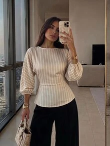 Firerie 女款新款極簡優雅浪漫休閒都市通勤時尚百搭杏色條紋圓領蝙蝠袖長袖收腰X型修身襯衫，教師穿搭，秋季穿著 - 杏色 - 查看 1