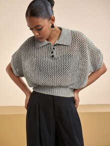 Zivah Atasan Rajut Berongga dengan Kancing Setengah Plaket untuk Liburan Wanita - Grey - View 2