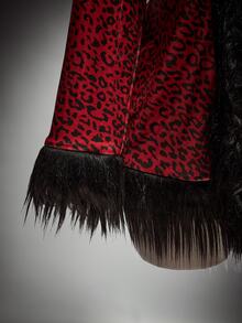 SHEIN ICON Mantel Bulu Sintetis Wanita Plus Size Musim Gugur/Dingin Gaya Retro Seksi Y2K Gothic Gelap Avant-Garde Berani Individual Blok Warna Hitam dan Merah Motif Macan Tutul Patchwork - Merah - View 3