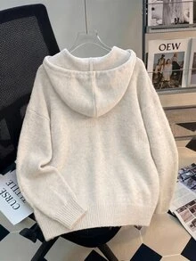 GlowEve CURVE Cardigan Rajut Berkerudung Wanita Ukuran Besar Musim Gugur Musim Dingin, Kancing Depan dengan Tali Serut, Lengan Panjang Longgar Warna Putih Polos, Sweater Kasual Tradisional Lembut - Light Grey - View 6