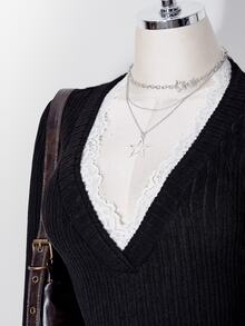 SHEIN ICON 女款大尺碼秋冬復古性感千禧風Y2K日常簡約休閒V領蕾絲拼接黑色刷毛羅紋T恤 - 黑色 - 查看 8
