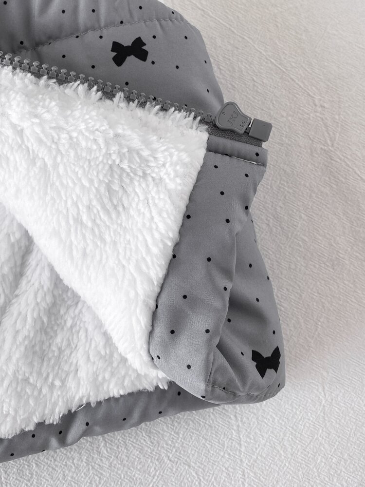SHEIN Playful Pals 1pc Baby Girls Padded Vest Jacket Elegant Grey Bow Dot Print Fuzzy Fleece Sleeveless Stand Collar Thick Outdoor Winter Fall Christmas Holiday Puffer - Grey - View 10