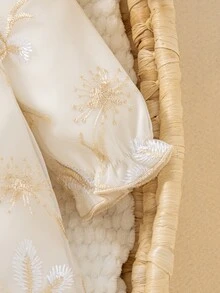 SHEIN 2件組女嬰優雅象牙金花卉刺繡蕾絲薄紗荷葉邊長袖圓領婚禮賓客秋季優雅時尚連身裙附帽子 - 彩色 - 查看 7