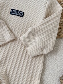 SHEIN Newborn Baby White Knitted Ribbed Long Sleeve Romper 2010 Open Crotch Crawler Suit With Hat Spring And Autumn 1 Month Milestones - Beige - View 7