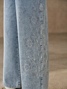 Anewsta Fashionable Modern All-Season Embroidered Versatile Commute Casual Women's Washed Blue Jeans - Medium Wash - View 2