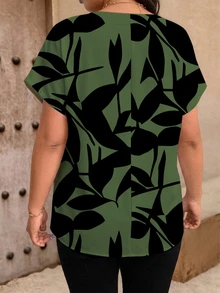 Weeklong Plus Size Contrast-Colored Leaf Pattern Short-Sleeved Shirt - Multicolor - View 2