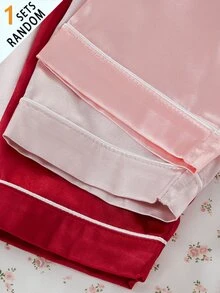 SHEIN 女童睡衣套裝，純色緞面極簡口袋愛心印花長袖開襟衫配長褲，休閒居家服，3套隨機發貨，1套驚喜盲盒 - 粉色 - 查看 5