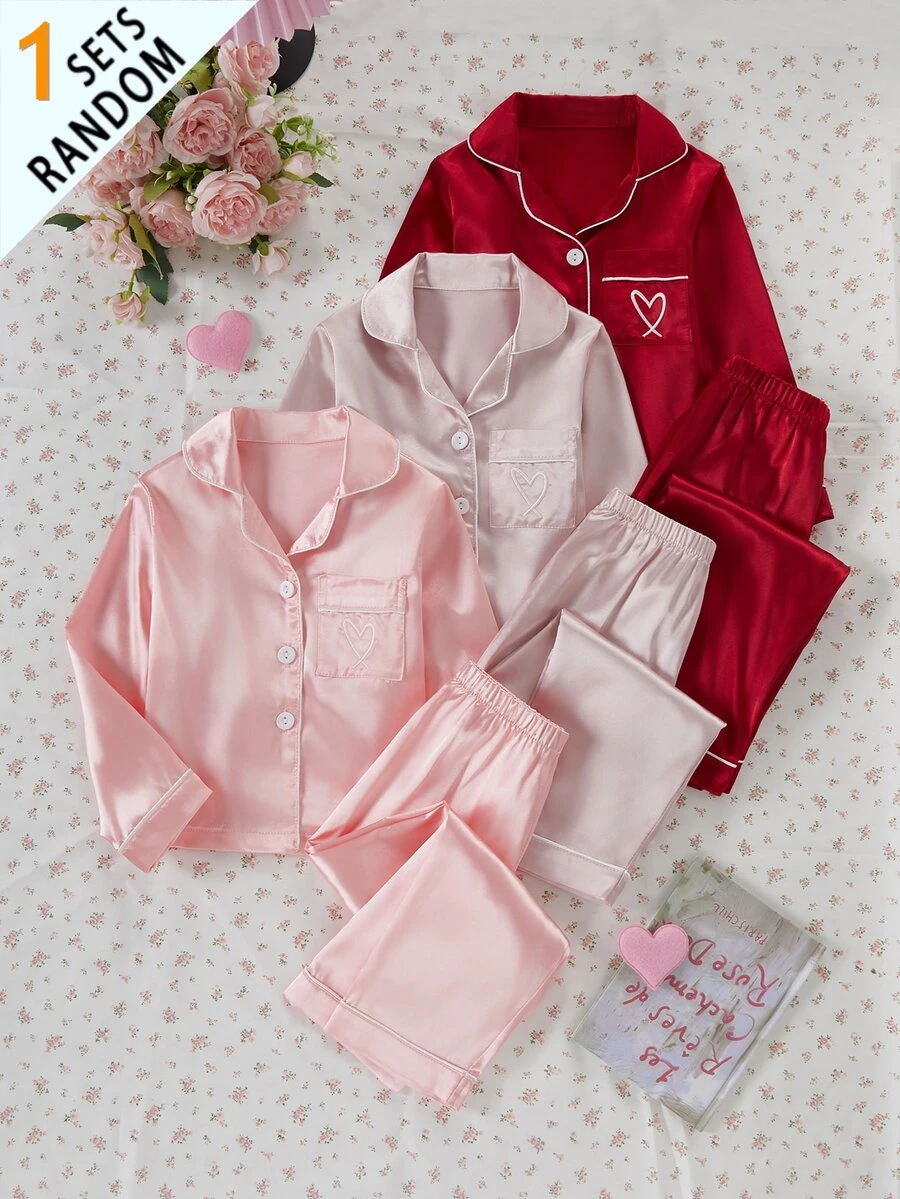SHEIN 女童睡衣套裝,純色緞面極簡口袋愛心印花長袖開襟衫配長褲,休閒居家服,3套隨機發貨,1套驚喜盲盒 - 粉色 - 查看 1
