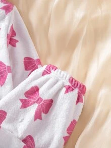 SHEIN 秋冬女童幼兒雙面法蘭絨長袖上衣與長褲兩件套睡衣家居服，毛絨羅紋圓領、蝴蝶結數位印花圖案、對比色桃紅色羅紋設計，舒適柔軟面料，秋季必備 - 彩色 - 查看 4