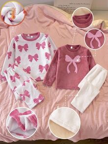 SHEIN 秋冬女童幼兒雙面法蘭絨長袖上衣與長褲兩件套睡衣家居服，毛絨羅紋圓領、蝴蝶結數位印花圖案、對比色桃紅色羅紋設計，舒適柔軟面料，秋季必備 - 彩色 - 查看 1