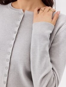 KÆRIA Hus Cardigan Rajut Kasual Wanita Warna Polos Leher Bulat Lengan Panjang Kancing Tunggal - Light Grey - View 7