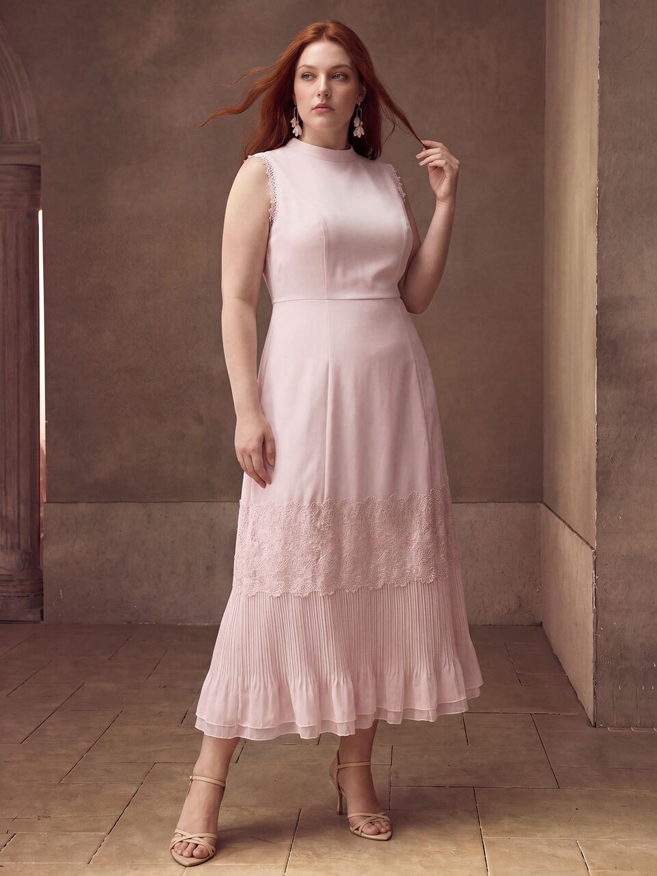 MOTF FASHIONABLE ELEGANT DESIGN LUXURY LACE PATCHWORK FLORAL PLEATED SLEEVELESS PLUS SIZE DRESS