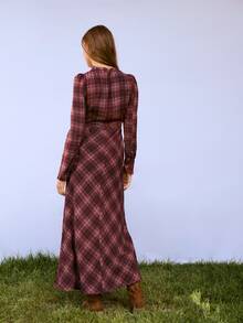 Nöista Burgundy Plaid Fitted Dress. Romantic Style, Dates, Dinners, Holiday Events, Fall Winter. - Red Violet - View 5