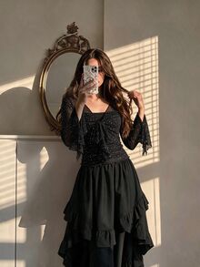 SHEIN MOD 時尚黑色閃亮網紗上衣女款，修身繫帶前襟與優雅喇叭袖設計，適合夜晚穿著，哥德風上衣，萬聖節襯衫 - 黑色 - 查看 2