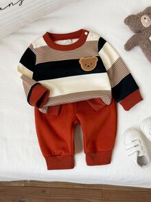 SHEIN Vintaside Kids 2件組新生兒男嬰運動衫長褲套裝，可愛橘棕色條紋熊貼布，長袖圓領，休閒款，適合假期、秋冬穿著的毛衣連身衣套裝 - 棕色 - 查看 4