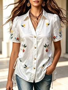 RosyDaze Kemeja Motif Bunga dengan Tali Serut Samping dan Kancing Logam, Cocok untuk Pesta dan Perjalanan Sehari-hari. Motif Bunga dengan Gaya Romantis dan Elegan. Kemeja Putih. - Putih - View 3
