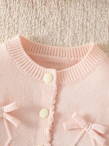SHEIN Elladie kids 女嬰圓領針織開襟毛衣 純粉色上衣 百搭日常穿著 優雅淑女風 手工蝴蝶結 精緻卡通可愛 簡約基礎款 舒適柔軟甜美 個性化 日常穿著 適合外出旅遊 上學 秋冬派對戶外玩耍野餐 - 粉色 - 查看 8