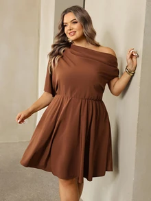 SHEIN CURVE+ Gaun A-Line Lengan Pendek Cokelat Ukuran Besar dengan Garis Leher Asimetris untuk Pakaian Kerja Musim Gugur/Musim Dingin 2026 22W - Coklat - View 6