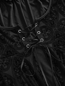 Gaun Ukuran Besar Gaya Gotik Gereja Berbahan Kain Bermotif Salib Jala Patchwork dengan Tali Pengikat Pinggang untuk Wanita - Hitam - View 3