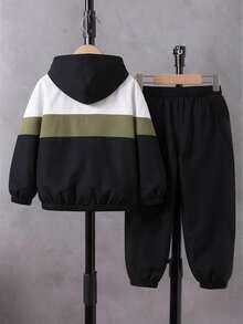 SHEIN 秋冬男童2件套 黑/白/綠拼色字母連帽拉鍊夾克與慢跑長褲 街頭運動休閒套裝 - 軍綠色 - 查看 2