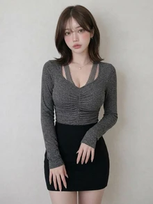 FRIFUL 女款純色抓皺修身百搭休閒性感長袖T恤，秋季日常約會穿搭，灰色 - 灰色 - 查看 3