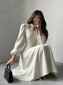 NOVVYNE 女款杏色立領水滴鏤空電腦珠飾水鑽收腰泡泡長袖優雅浪漫中長洋裝 - 杏色 - 查看 7