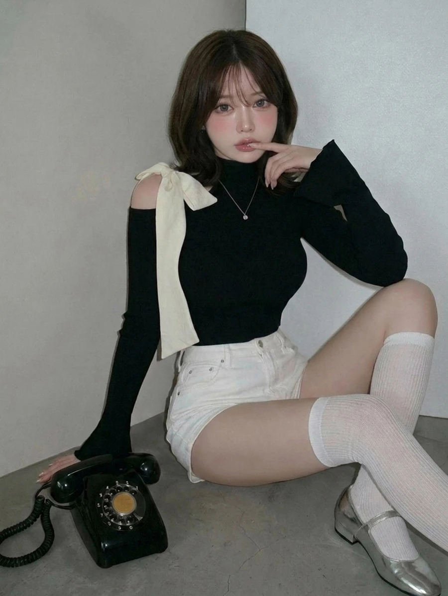 FRIFUL Women's Autumn Hollow Shoulder Tie-Up Bow-Knot Fitted T-Shirt - Black - View 1