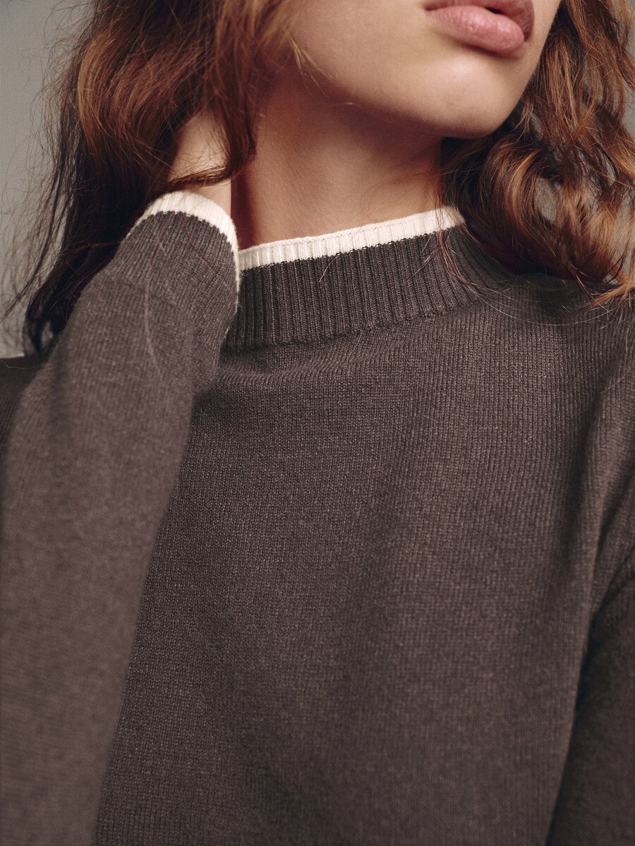 MOTF PREMIUM 100% MERINO WOOL BASIC COLOR BLOCK SLIM FIT MOCK NECK SWEATER - Coffee Brown - View 2