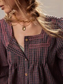 SHEIN Blus Wanita Motif Bohemian Kotak-kotak dengan Hiasan Renda dan Lipatan. - Merah - View 5
