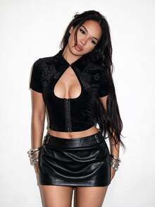 BamGleam Summer Elegant Sexy Hollow Out Cropped Top - Black - View 2