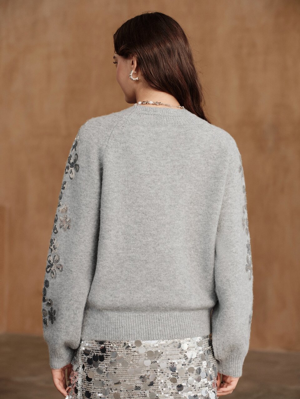 Women's Crew Neck Knit Sweater, Floral Sequin Embellished Long Sleeve Pullover, Loose Casual Jumper For Daily Wear, Coffee Date, Fall & Winter Outfit