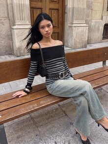 TRNVIE Sweater Rajut Lengan Panjang Wanita Motif Patchwork Bergaris, Pas Badan, Serbaguna, Minimalis, Berlipit, Kancing, Model Off-Shoulder, Musim Gugur/Dingin - Hitam - View 8