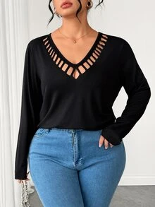 Linhara CURVE Kaos Lengan Panjang Wanita Ukuran Besar Model V-Neck dengan Lubang dan Motif Burnout untuk Musim Gugur - Hitam - View 4