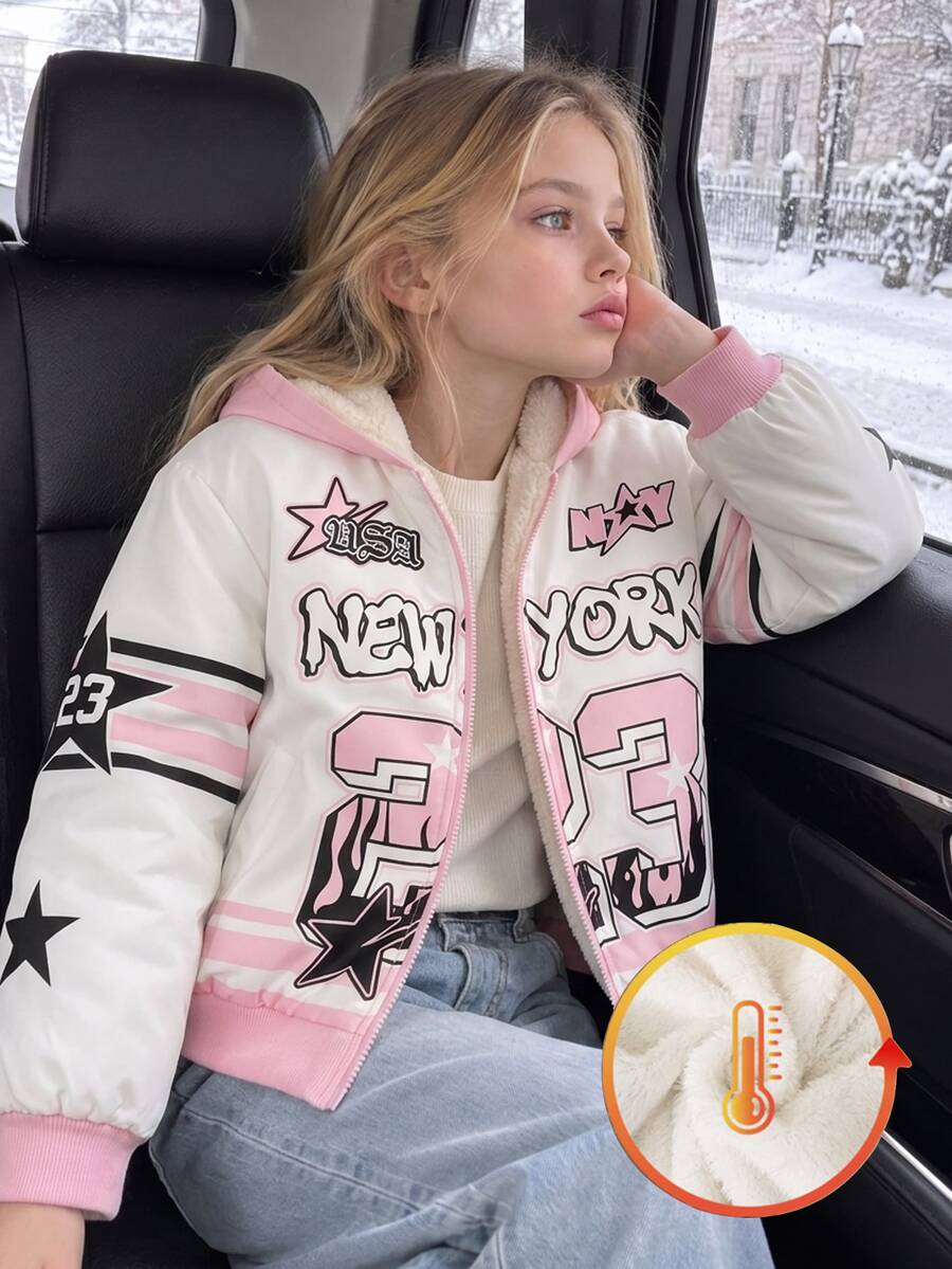 SHEIN 女童連帽保暖內裡夾克,秋冬新款街頭風 NEW YORK 字母與數字 23 印花外套,對比羅紋袖口,寬鬆拉鍊前開棒球夾克,羊羔絨內裡,休閒加厚上衣 - 粉色 - 查看 1