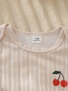 SHEIN 新生兒長袖連身褲，可愛秋冬新品，磨毛羅紋布料搭配櫻桃印花與英文字母圖案，舒適適合新生兒與嬰兒，居家穿著睡衣休閒套裝 - 紅白色 - 查看 5