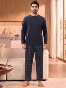 Manfinity Underwear&Sleepwear Basics Setelan Pakaian Santai Pria Terdiri dari Atasan Lengan Panjang Kerah Bulat Warna Polos dan Celana Panjang Kotak-kotak - Navy Blue - View 2
