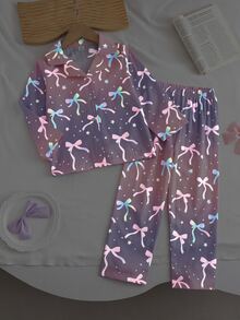 SHEIN Explorewe 秋冬春夏四季通用薄款編織女童幼兒睡衣套裝，翻領前開扣長袖上衣配螢光蝴蝶結與清新圖案，長褲，2件套，熱門款式，每位女孩都該擁有的漂亮居家服 - 彩色 - 查看 1
