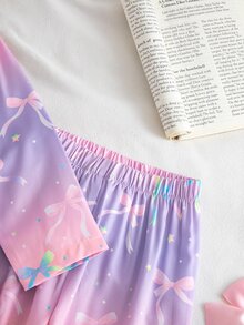 SHEIN Explorewe 秋冬春夏四季通用薄款編織女童幼兒睡衣套裝，翻領前開扣長袖上衣配螢光蝴蝶結與清新圖案，長褲，2件套，熱門款式，每位女孩都該擁有的漂亮居家服 - 彩色 - 查看 5