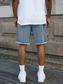 Manfinity EMRG American Style Patchwork Washed Blue Denim Shorts Men Street Fashion Loose Wide Leg Shorts - Light Wash - View 2