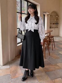 Bijouette Limited Edition Plus Size Gray-Blue Patchwork Ink Print Chiffon Dress, French Elegant Patchwork Design, Upper Body Ink Floral Print + Bow Tie Thin Strap, Lower Body Black Slim Fit A-Line Long Skirt, Perfect Belly Coverage And Slimming, Suitable For Pear And Apple Body Shapes, Full Size Range, No Tightness, Adjustable Back Design, Fashionable And Slimming, Flattering For All Body Types - Black and White - View 5