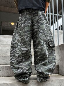 Manfinity EMRG 男款寬腿迷彩印花牛仔褲 - 軍綠色 - 查看 2