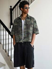 Manfinity EMRG Men's Casual Street Style Multi-Pocket Crochet Camouflage Denim Short Sleeve Shirt - Army Green - View 7