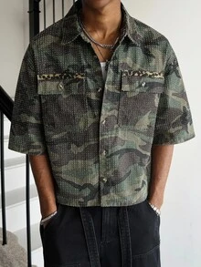 Manfinity EMRG Men's Casual Street Style Multi-Pocket Crochet Camouflage Denim Short Sleeve Shirt - Army Green - View 5
