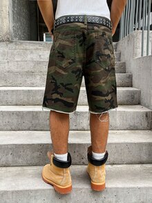 Manfinity EMRG Men's Summer Camouflage Patchwork Denim Shorts, Fashionable Streetwear Loose Shorts Holiday Dark Green - Army Green - View 2