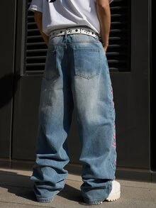 Manfinity EMRG Men's Casual Street Style Embroidered Blue Denim Jeans - Light Wash - View 2