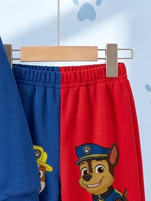 SHEIN | PAW Patrol ملابس كاجوال يومية للأطفال الذكور: سويتشيرت بأكمام طويلة وطباعة كرتونية بألوان متباينة + بنطلون رياضي بخصر مطاطي وأساور بألوان متباينة مع نمط Little Pebble & Archie - الأزرق - مشاهدة 4