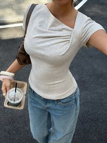 Siren Gaze Y2K 女士纯色露肩上衣，不对称褶皱衬衫，短袖T恤，夏季V领上衣，不对称领口短袖上衣，女士休闲上衣 - 杏色 - 查看 6