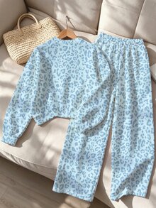 SHEIN Setelan Sweatshirt Motif Leopard dan Celana Panjang Lebar untuk Anak Perempuan Remaja, Warna Biru Muda, Nyaman dan Santai (1 Set) Musim Gugur/Musim Dingin - MultiWarna - View 2